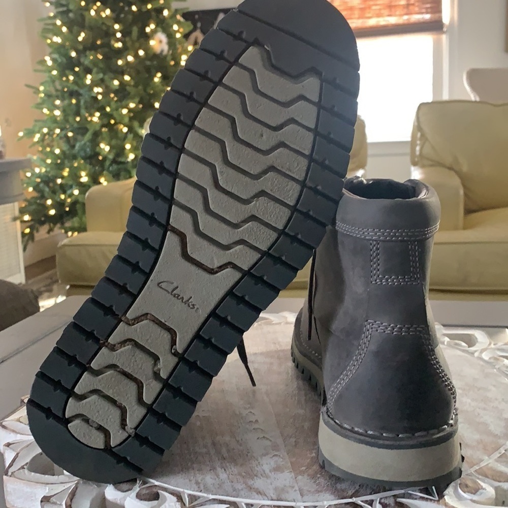 Clarks - Picture 4 of 5